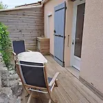 Au Pied Du *