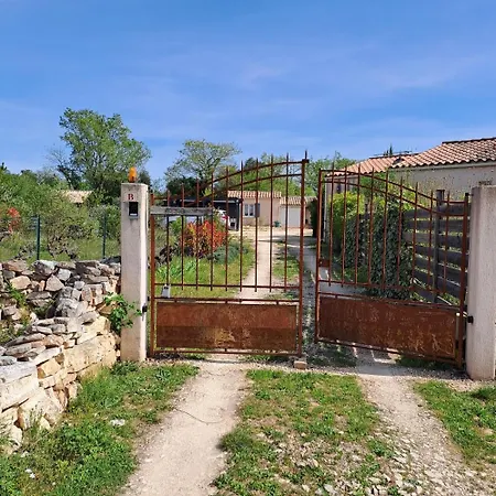 Au Pied Du Homestay